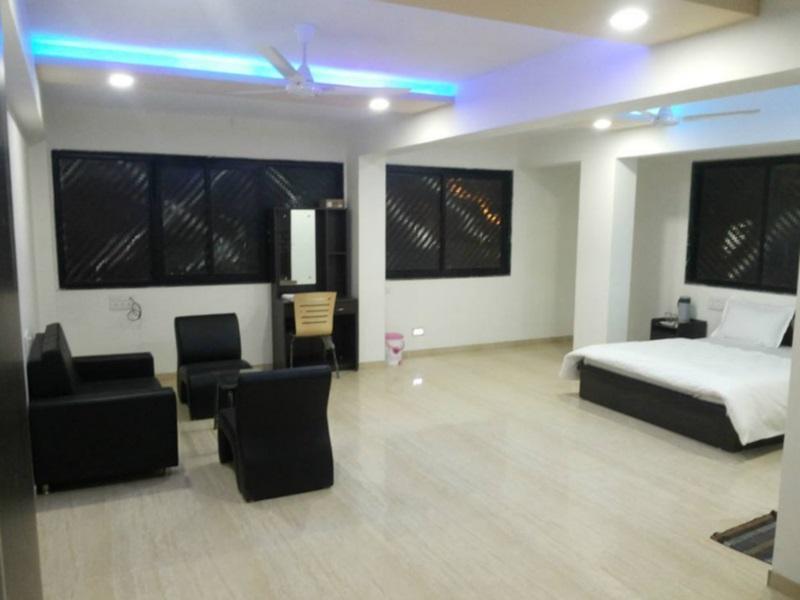 Hotel Rajdeep Inn Ahmedabad Exterior photo